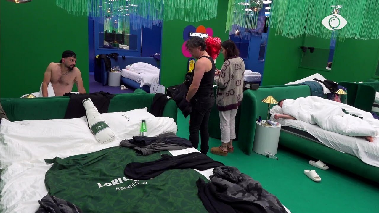 Rrëmuja në shtëpi, Livia dyshon tek Aldo: Të kam kapur mat...