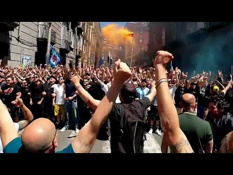 FESTA SCUDETTO(LUNGOMARE NAPOLI) CORTEO ULTRAS CURVA A CURVA B