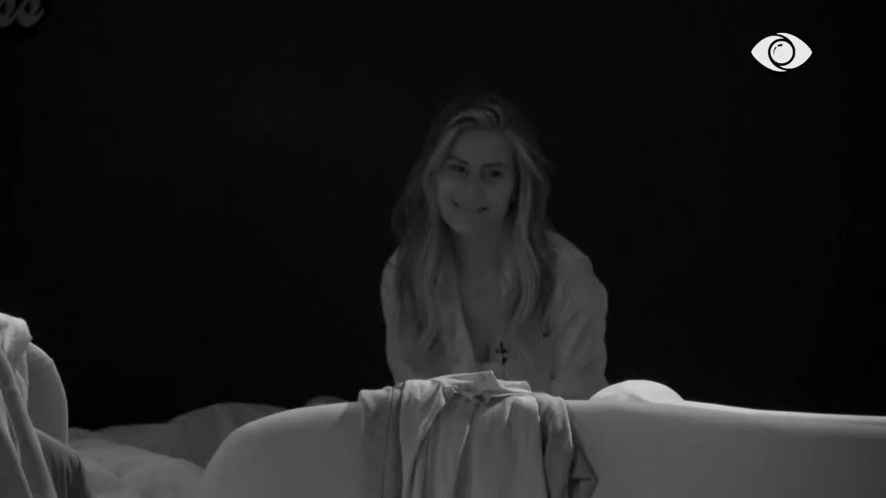 “Pse më duket sikur Laerti është pacienti Valbona…”/ Rozana hedh batuta, të qeshura mes banorëve