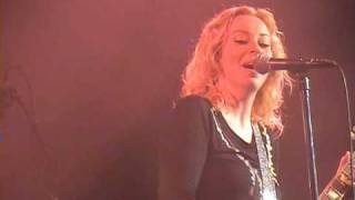 Agua De Annique - 09 - Physical (live at the Melkweg, 20 November 2010)