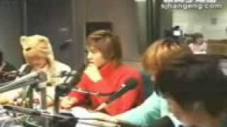 minnie eating mic on radio