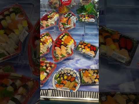 Những hộp Sushi qua mlem ở Lotte Mart Cần Thơ