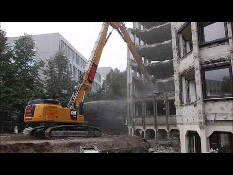Bagger CAT 352F longfront Abriss in Düsseldorf (Neue Baustelle)