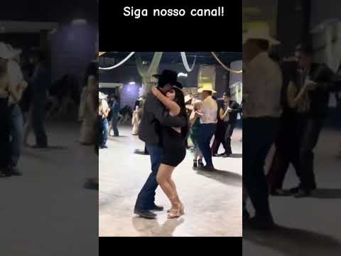 Vamos dança #passossertanejos #roça #vidanaroça #agro #minasgerais #vidareal  #mulherbonita