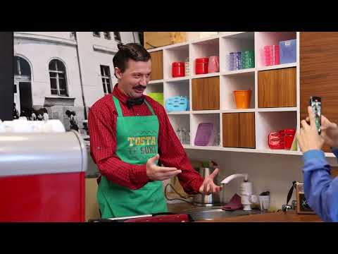 Suki humor me këngëtaret - Tosta te Suki