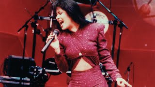 Selena y Los Dinos “Como La Flor” with English translation