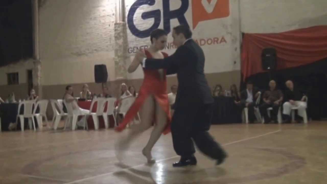 Jonathan Spitel & Betsabet Flores bailan "El huracan"