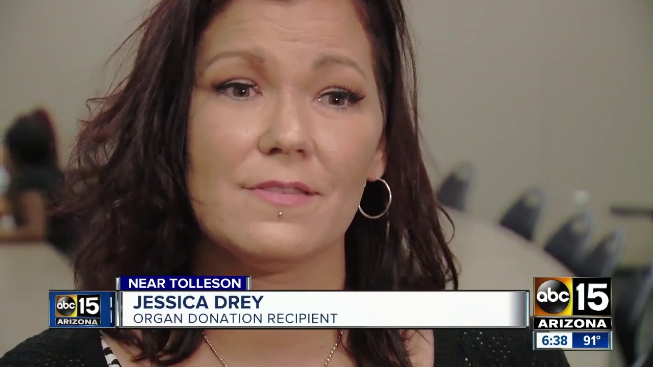 Woman receives organ donation from cheerleader who died in car crash