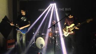 preview picture of video 'Fresh Out of the Bus - Philistines, Sheep and Squires (live)'