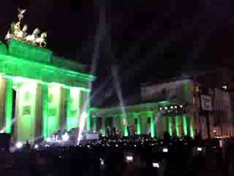 U2 featuring Jay-Z - Sunday Bloody Sunday, live in Berlin at Brandenburger Tor
