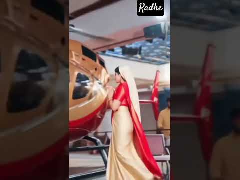 गुरु मां हेलीकॉप्टर पर चढ़ते हुए#aniruddhacharyaji #anirudhacharya #vrindavan #anirudh #love #viral