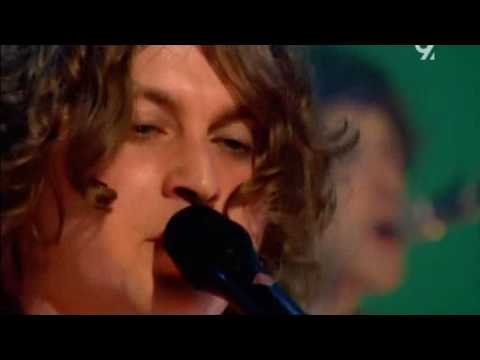 The Zutons - Valerie (Live Jools Holland 2008) (sub's)
