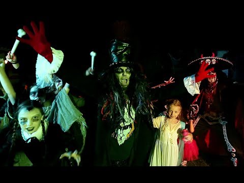 GIGATRÍN - Yuyu Party! - Videoclip Oficial (Halloween Family Metal)