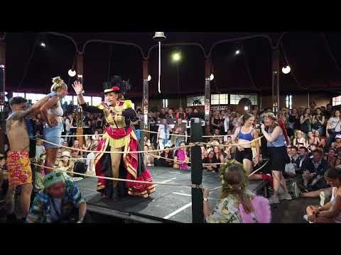 Tali Piontek Konferencier Glitter wrestling Northside festival 2023