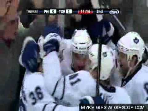 Tyler Bozak First Career NHL Goal     1/14/10