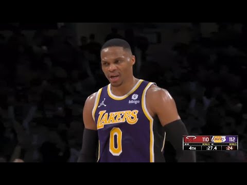 Russell Westbrook Clutch FadeAway!😲