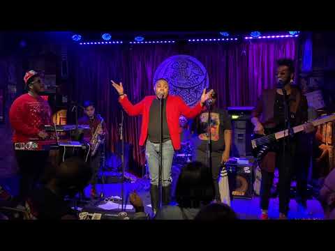 The Grays & Dezi 5 - Roses (Andre 3000)