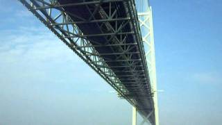 preview picture of video 'on Tako Ferry: Akashi-Kaikyō Bridge'