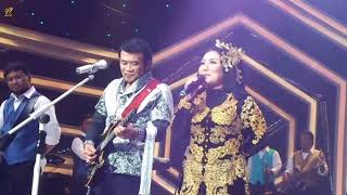 Download lagu Tergila Gila Lirik_👑 RHOMA IRAMA Feat NOER HALIMAH mp3 Download lagu Tergila Gila Lirik_👑 RHOMA IRAMA Feat NOER HALIMAH mp3