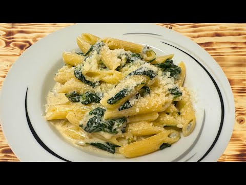 Nudeln mit Gorgonzola & Spinat - Italienische Küche