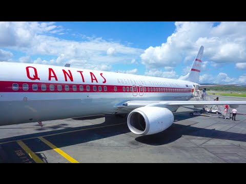 Qantas Business Class Review - 737-800 'RETRO ROO 2' - Sydney to Gold Coast Video