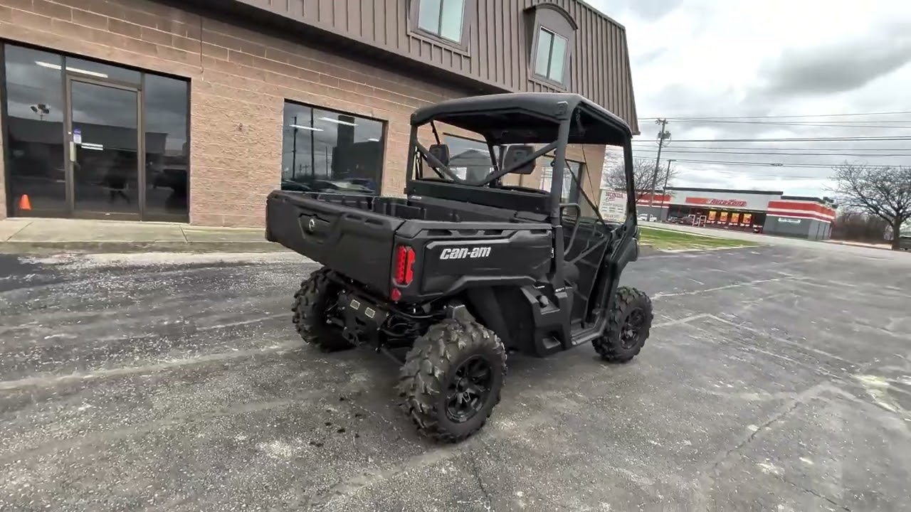A photo of this 2025 Can-Am Defender XT HD10