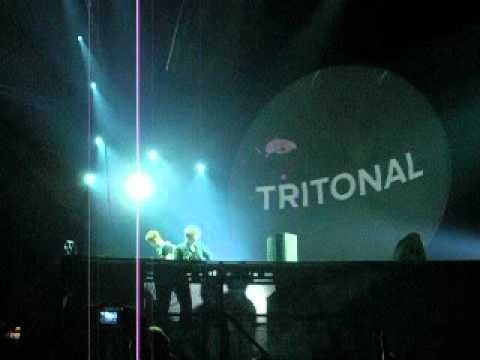 Tritonal - Intro (ASOT550 DEN BOSCH)