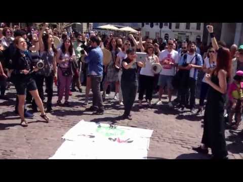 London Covent Garden Gezi ve Lice icin yapilan Flash Mob Eylemi
