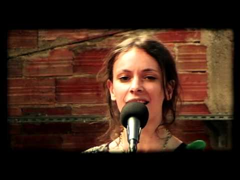 EMILY LOIZEAU - Sweetdreams (are made of this) (Eurythmics cover - FD 'acoustic' session)