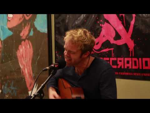 Bomb Shelter Sessions: Pat Hull - Louise (Cover)