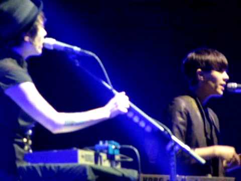 Tegan And Sara "Dancing and Rihanna" Banter @ Merriweather Post Pavilion 7.31.10