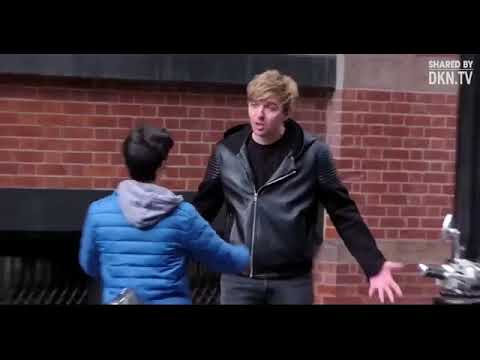 karate master prank, the man made everyone surprised on the street