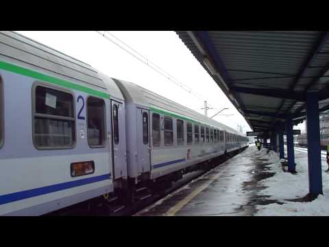 EP07-135 z TLK "Kinga" relacji: Warszawa Zach. - Kraków Pł. odjeżdża ze stacji Kielce