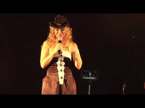 CALYPSO: Joelma se recusa a cantar e dançar no palco com Chimbinha em show