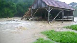 preview picture of video 'Enchente em Taquaras (Rancho Queimado/SC)'