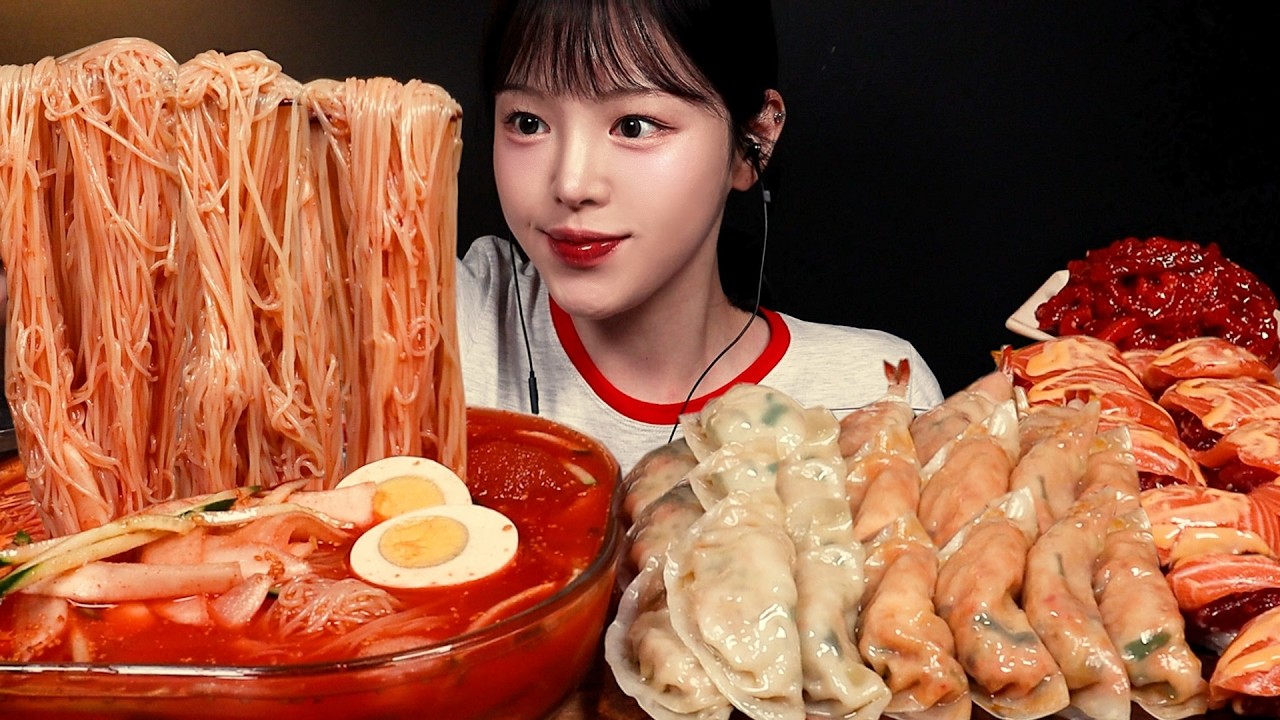 SUB)무더위를 싹 날려줄 핵매운 냉면 먹방!💦김치 새우만두에 육회연어초밥까지 여름 꿀조합 Spicy Naengmyeon