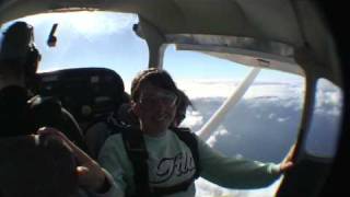 preview picture of video 'Belinda Eaton Skydiving Over Swansea Tasmania'