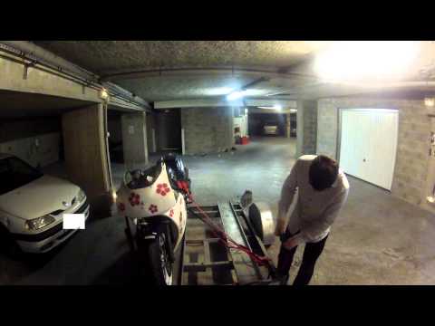 comment poser attache remorque