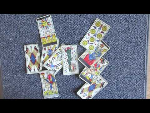 The advantage of using key-word meanings for your Tarot card readings