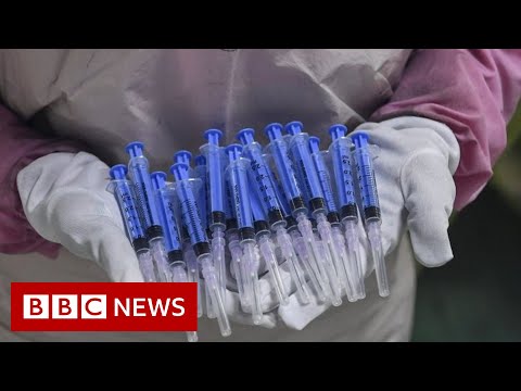 印度工廠每分鐘生產6000支注射器 - BBC News (The Indian factory making 6,000 syringes a minute - BBC News)