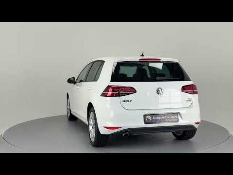 Volkswagen Golf **MULTIFUNCTIONAL STEERING WHEEL** - Image 2