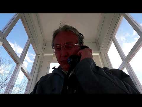 日本的 "風電話 "為悲痛的人們提供了慰藉。 (Japan's 'wind phone' offers solace to those grieving)