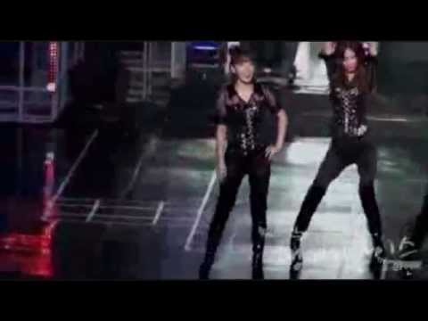 SNSD laughing & be playful during Hoot rehearsal