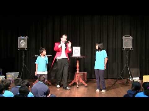 Max the Magician Picture Frame Trick