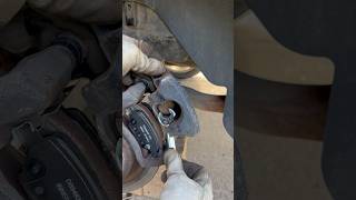 Compressing brake caliper hack 👨🏻‍🔧 Are all brake calipers this way?? 🤔 #theroygarage