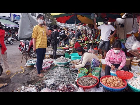 Evening Street Food Market at Phsa Sam Hannh - Walking Around Street Food @Sam Hannh Market