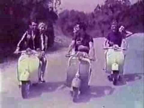 Vespa advertising for young people Pubblicità Vespa giovani