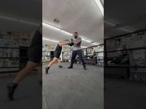 Training martial arts footwork, combined with the overhand right. #mma #boxing
