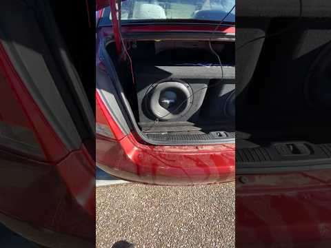 Skar Audio Subwoofers Setup Inside A Kia!