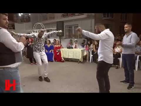 Dede nene roman havası oynayan gençler